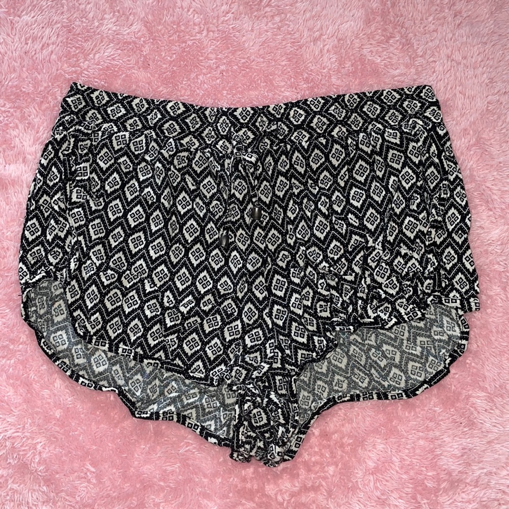 Forever 21 print black shorts